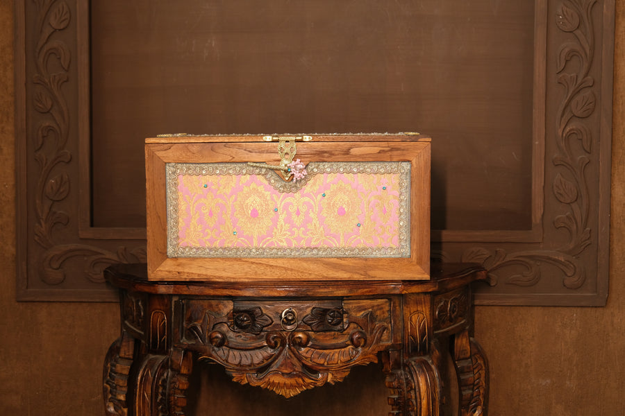 Kairavi Trunk Box